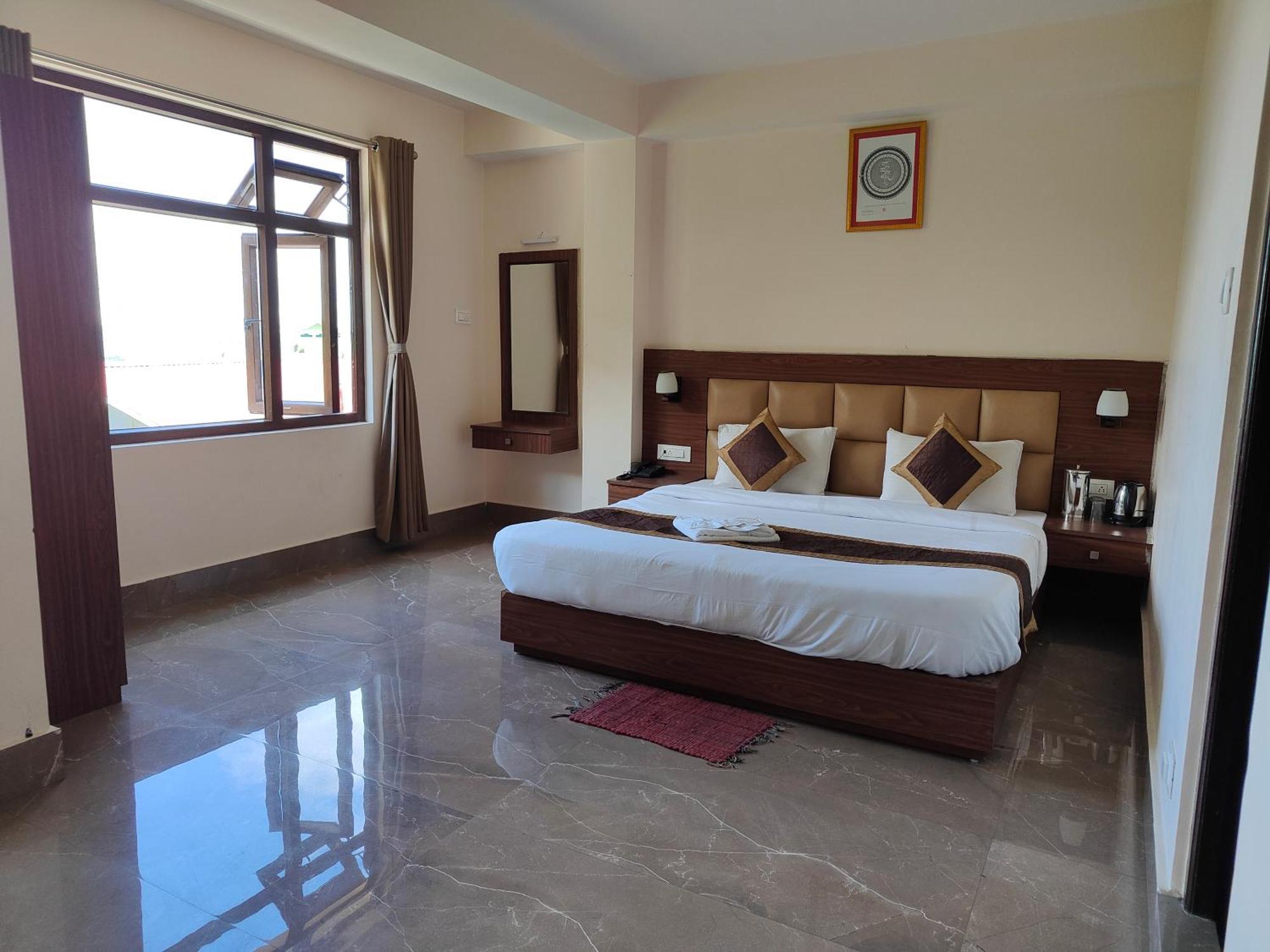 Hotel Yangkhyil Residency 3*