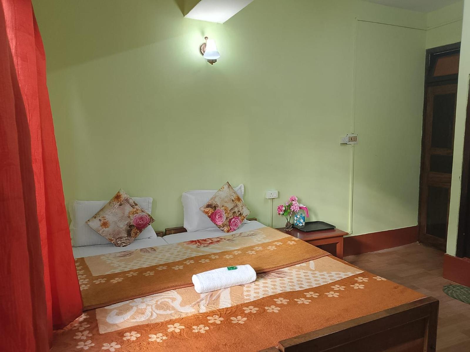Hotel Heritage Near Mall Road Gangtok