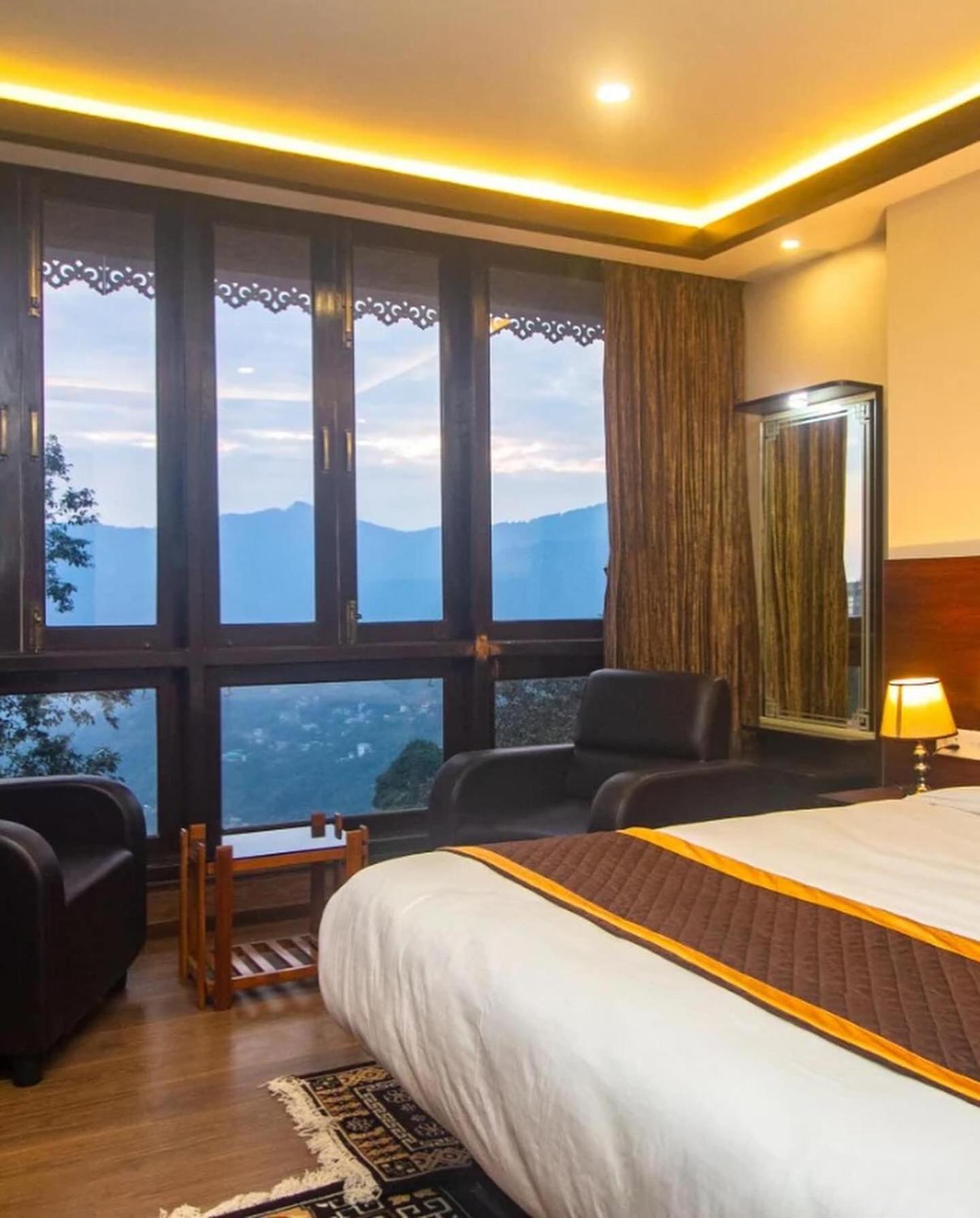 Lha-yul Nearby Mg Road Hotel 4*