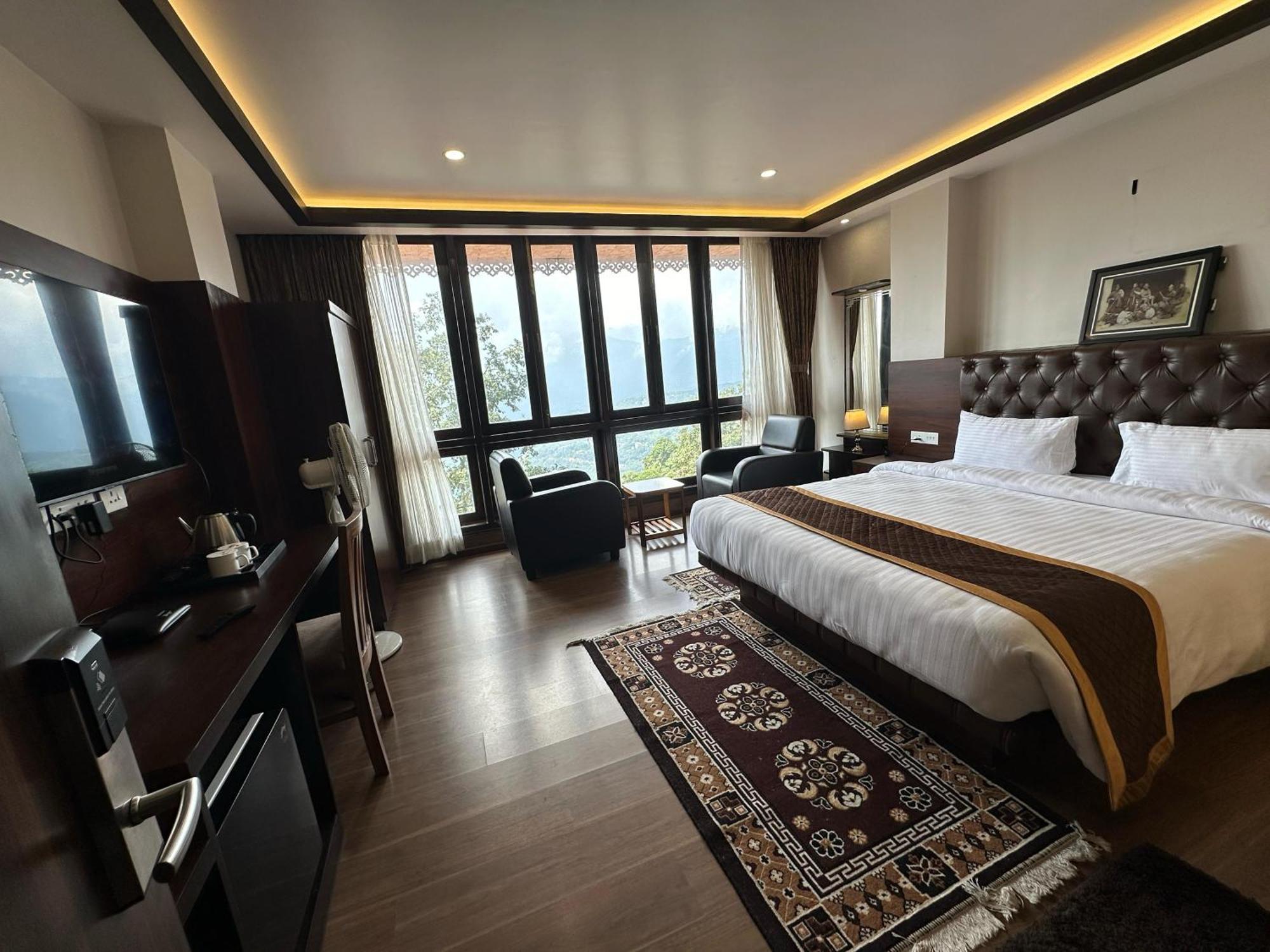 Lha-yul Nearby Mg Road Hotel 4*