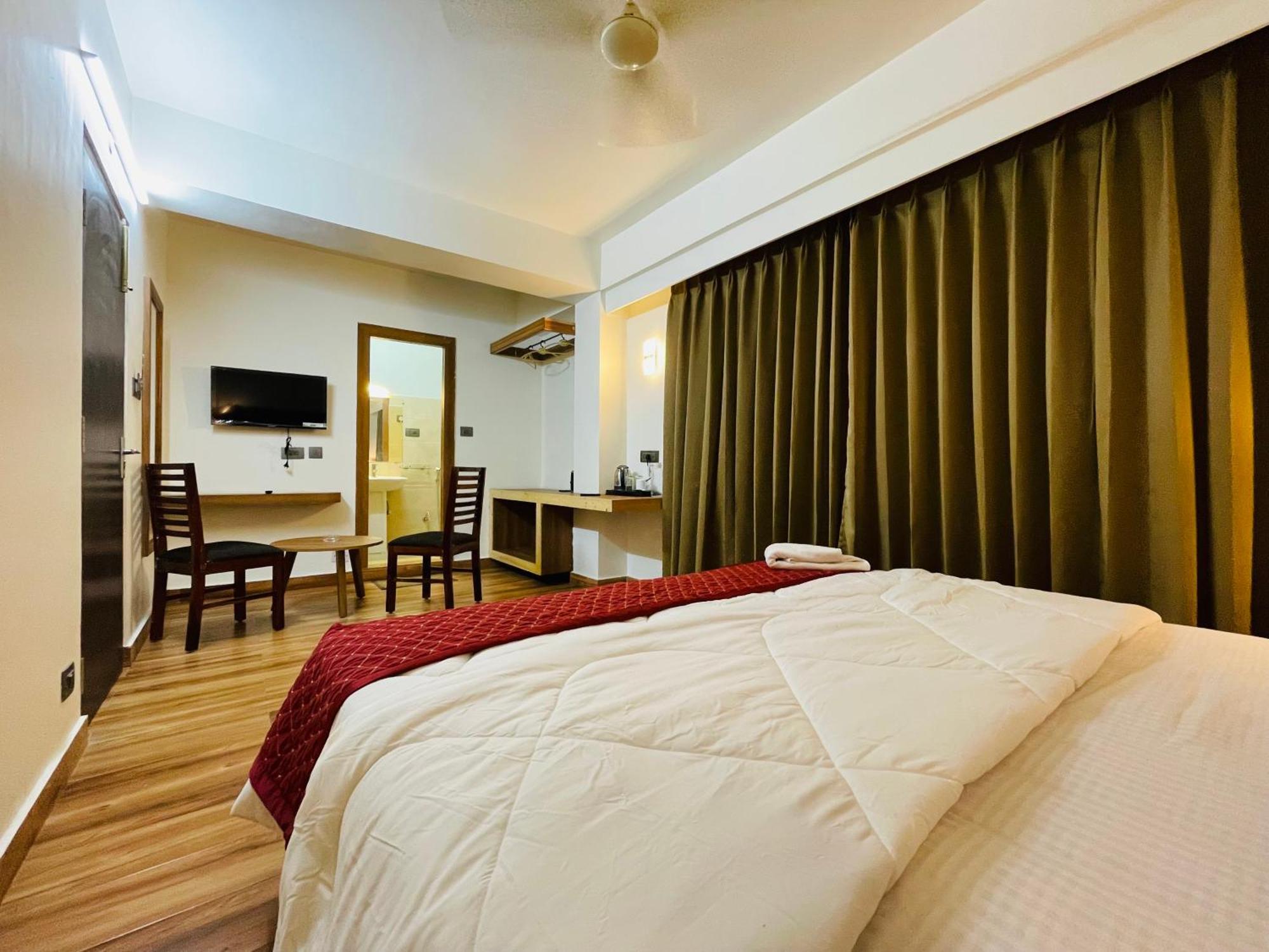 Lumsey Hotel