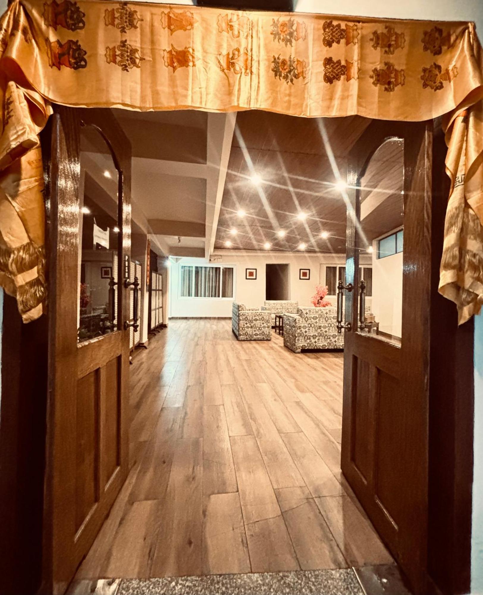 Hotel Shambhala 3*
