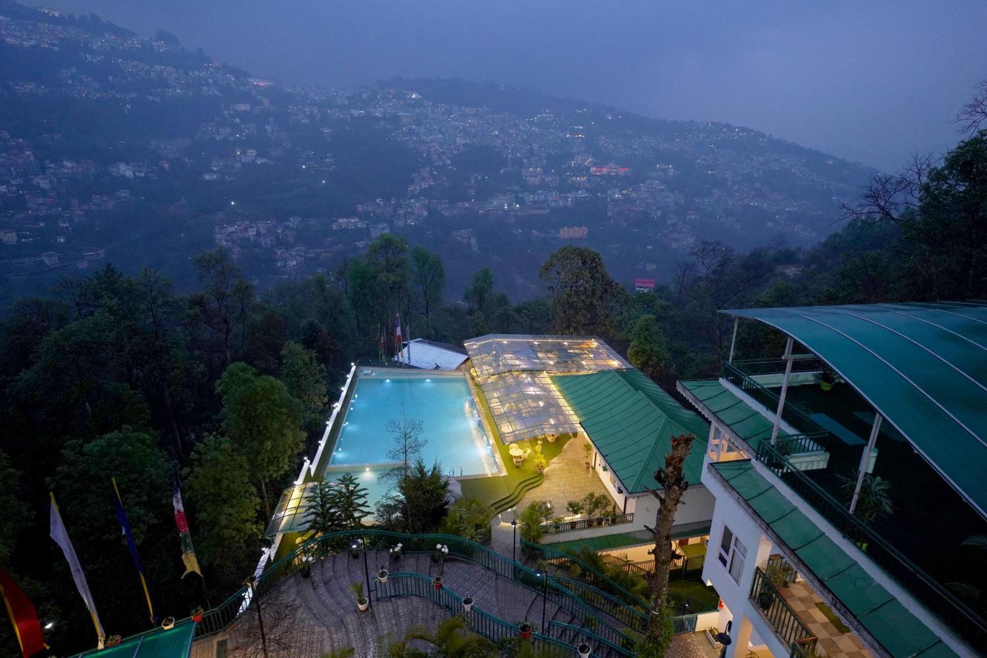 Hotel Treenz