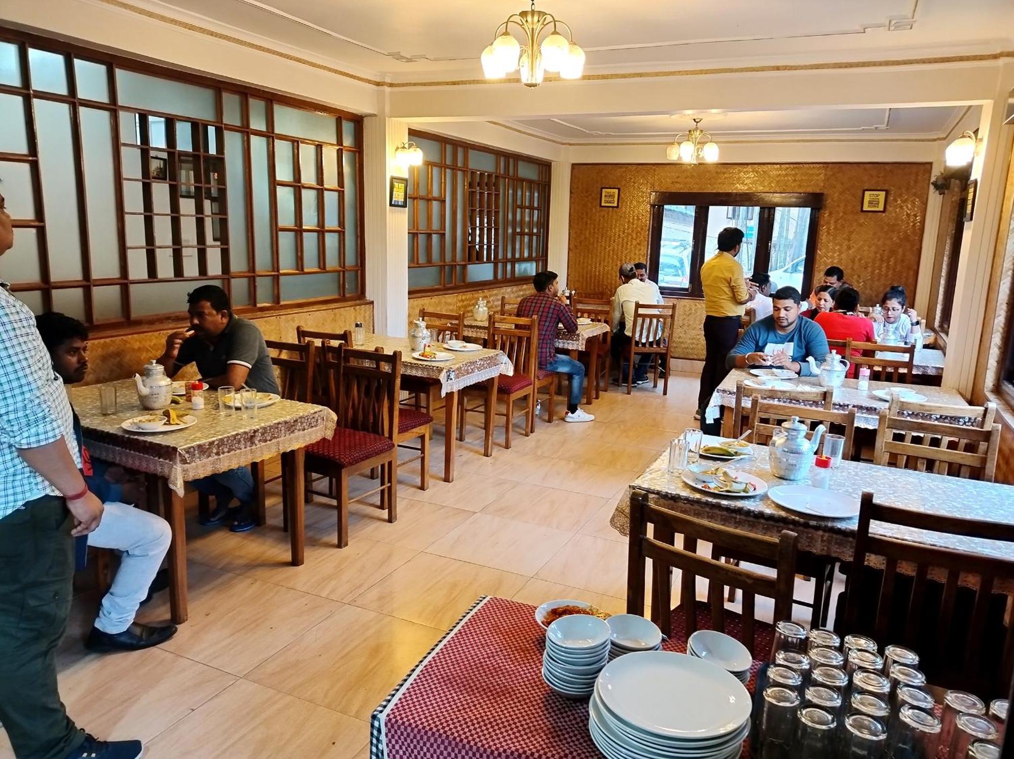 Bamboo Grove Hotel *