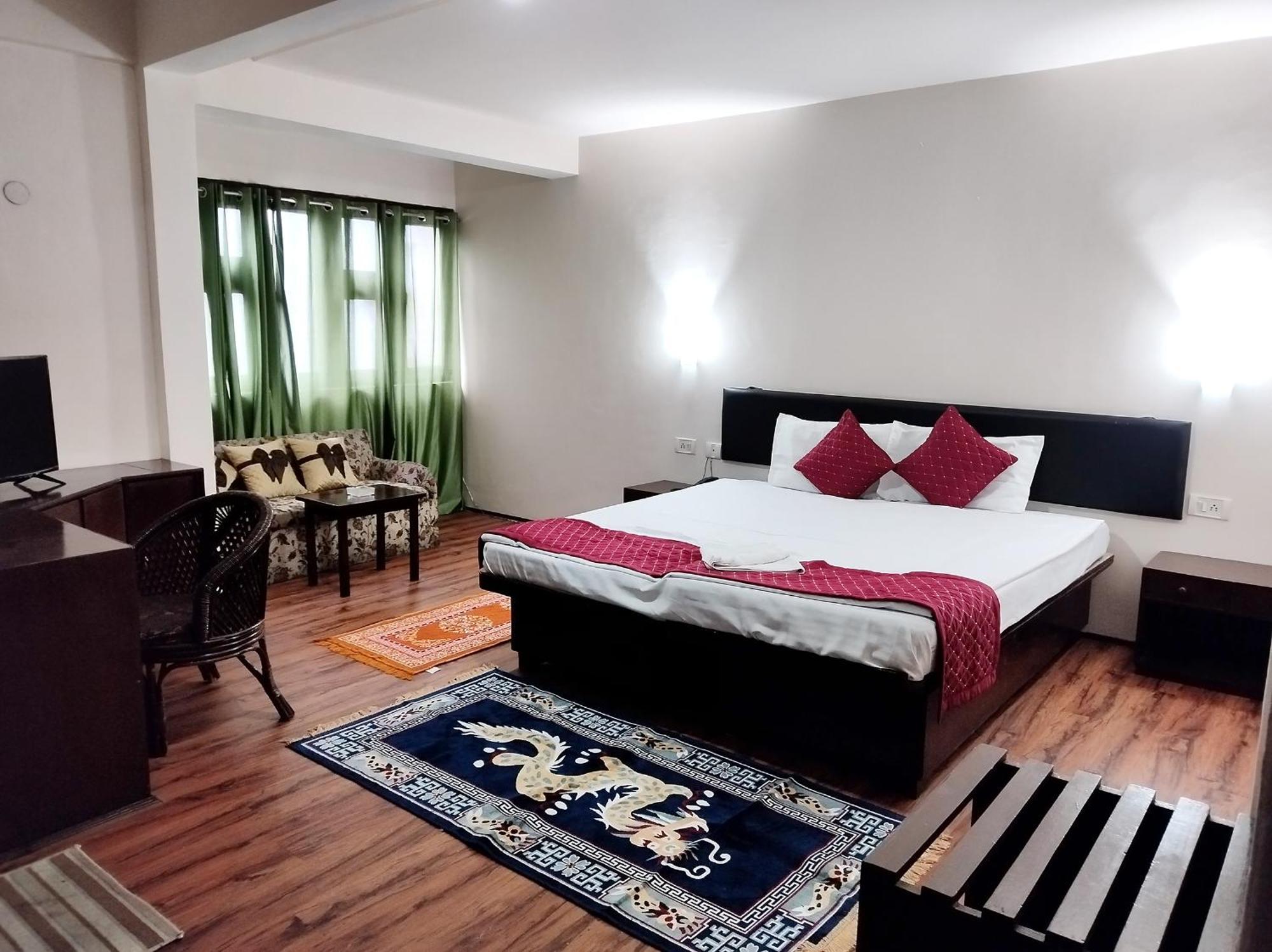 Hotel Bamboo Grove *