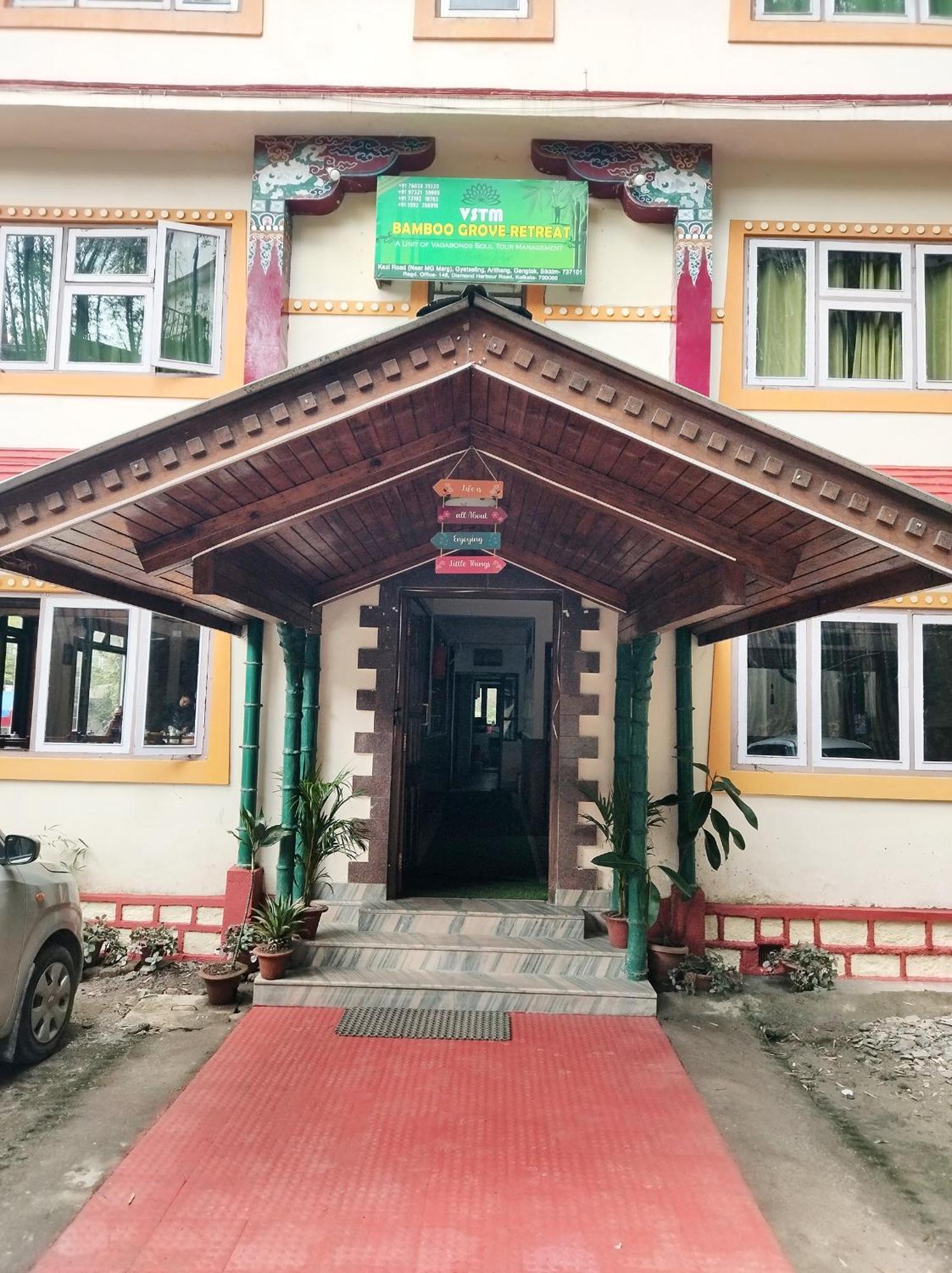 Bamboo Grove Hotel *