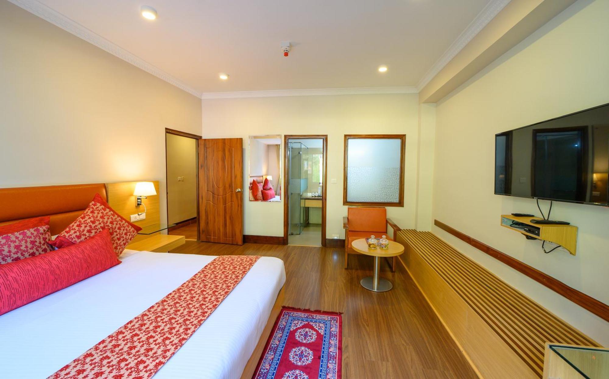 Sinclairs Hotel 3*