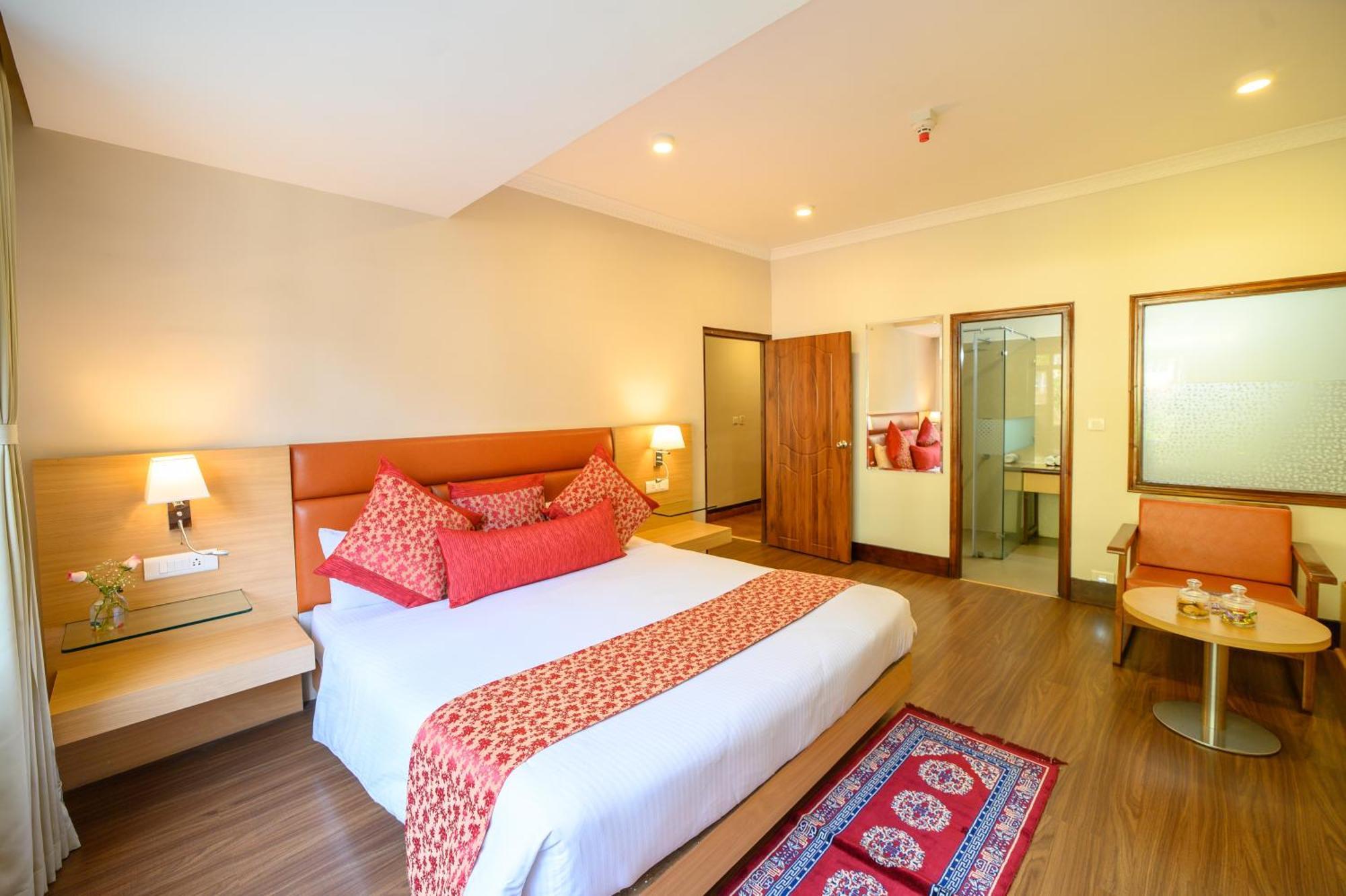 Sinclairs Hotel 3*