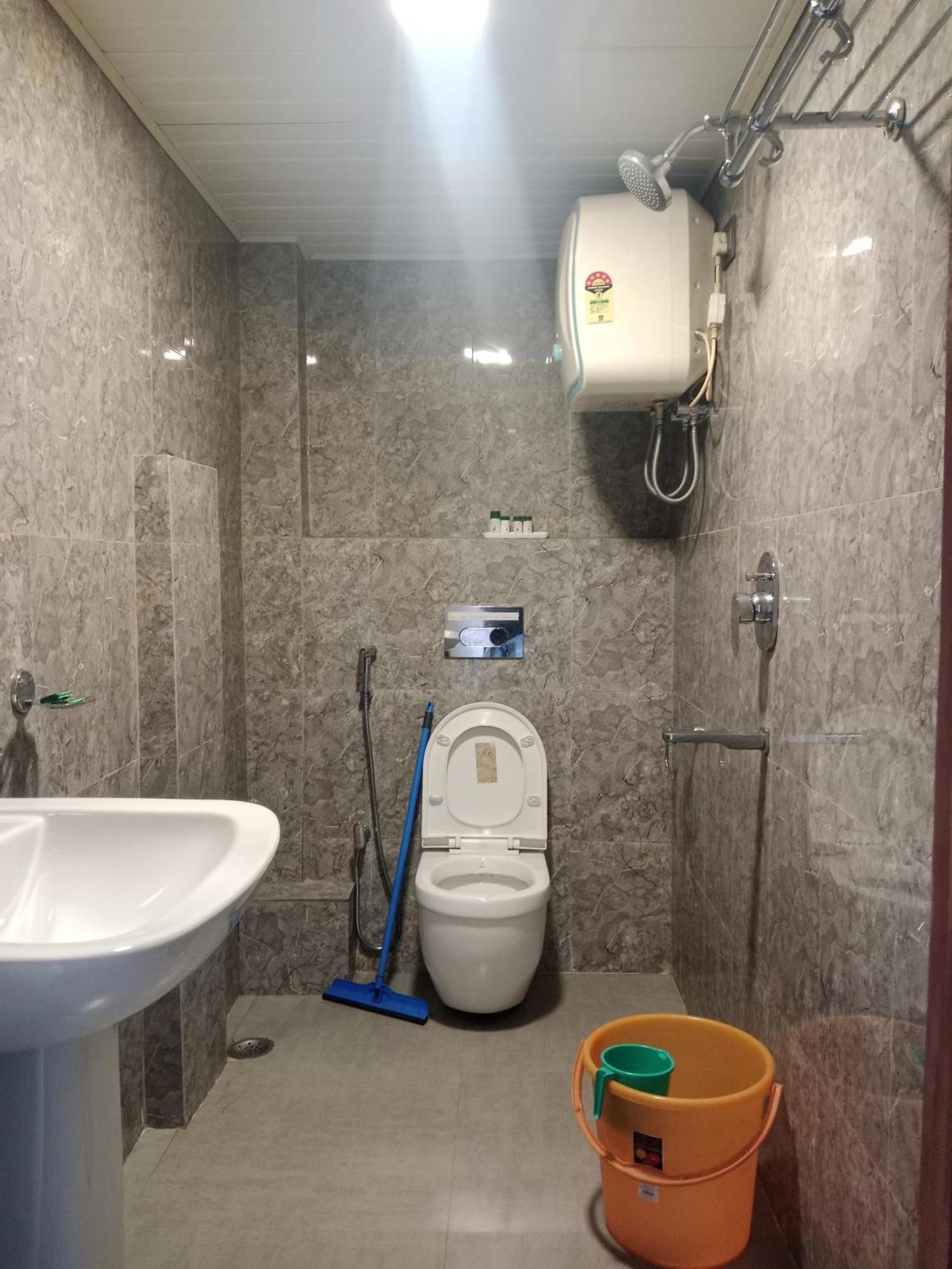 Urban Hotel *