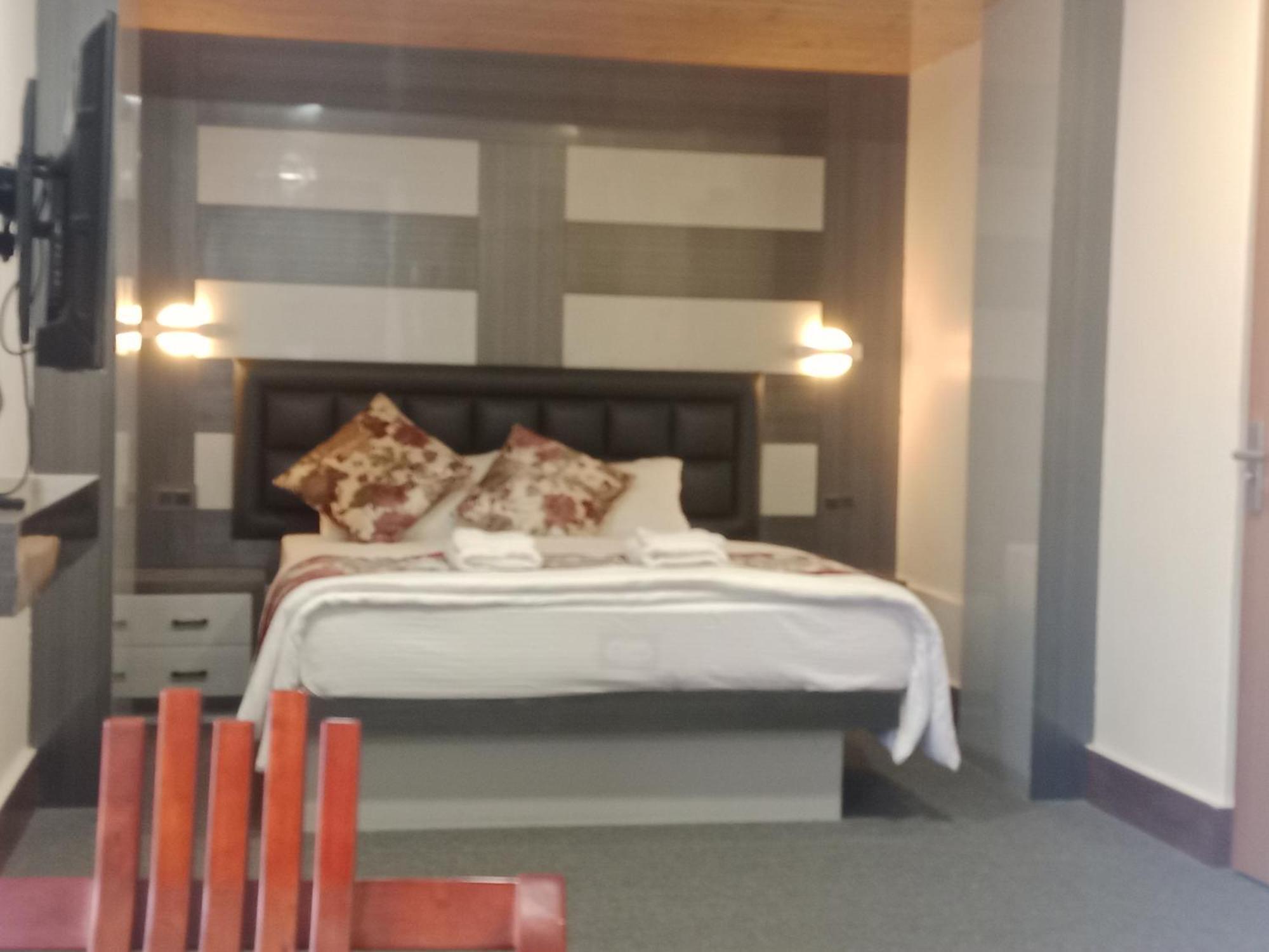 Hotel Urban *