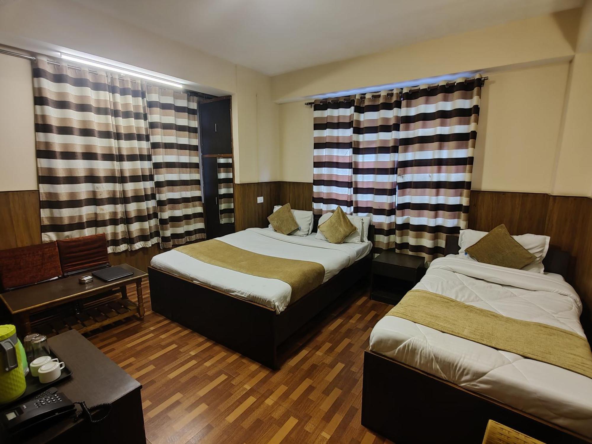 Hotel Kg Tusheta - 200 Mtrs From Mg Marg Gangtok