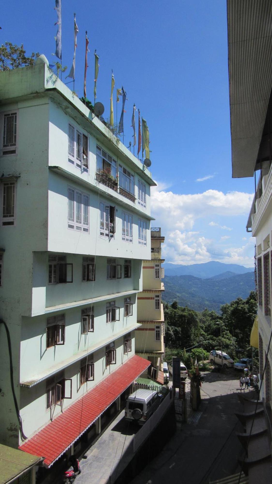 Kg Tusheta - 200 Mtrs From Mg Marg Hotel Gangtok