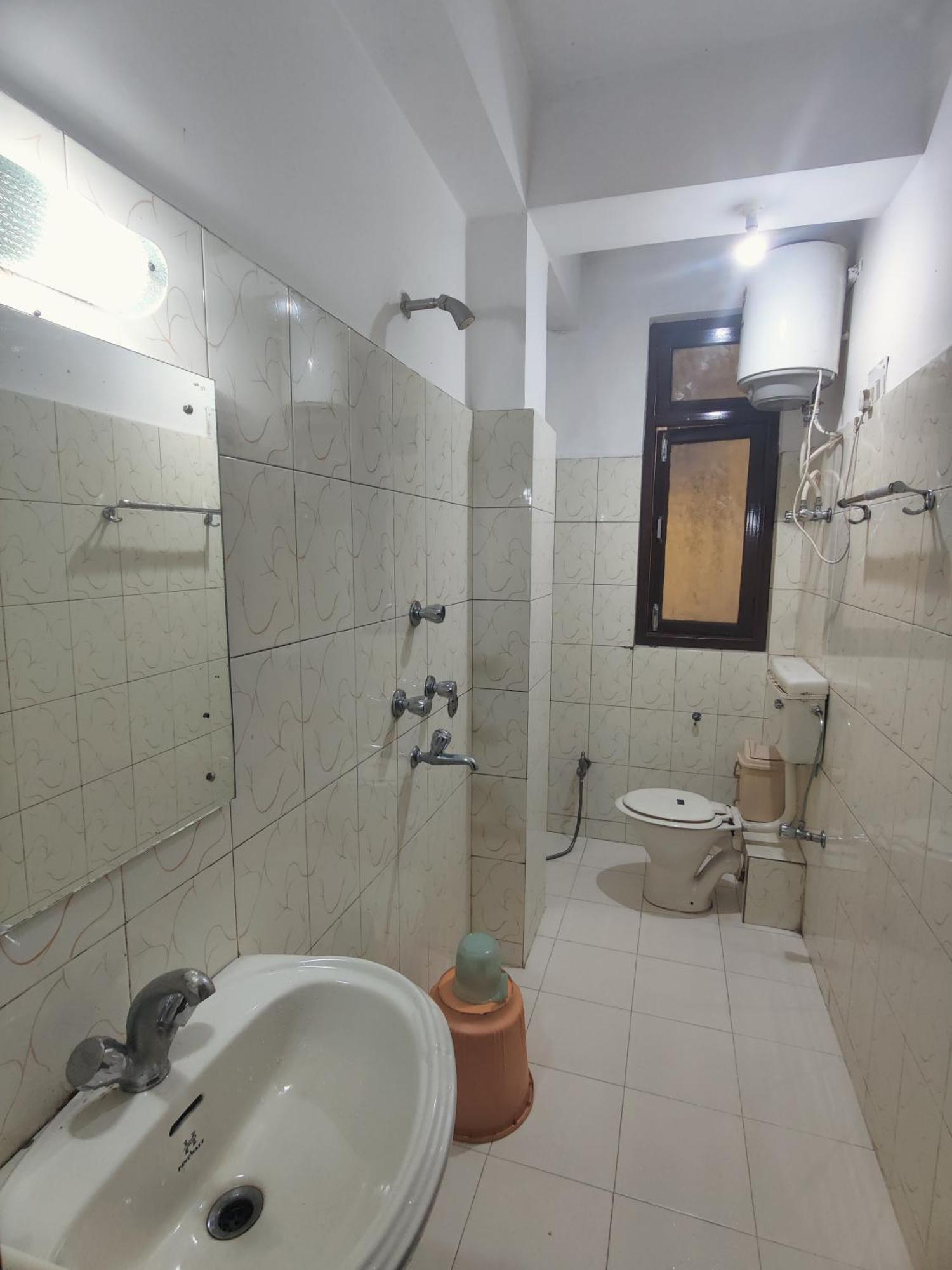 Kg Tusheta - 200 Mtrs From Mg Marg Hotel