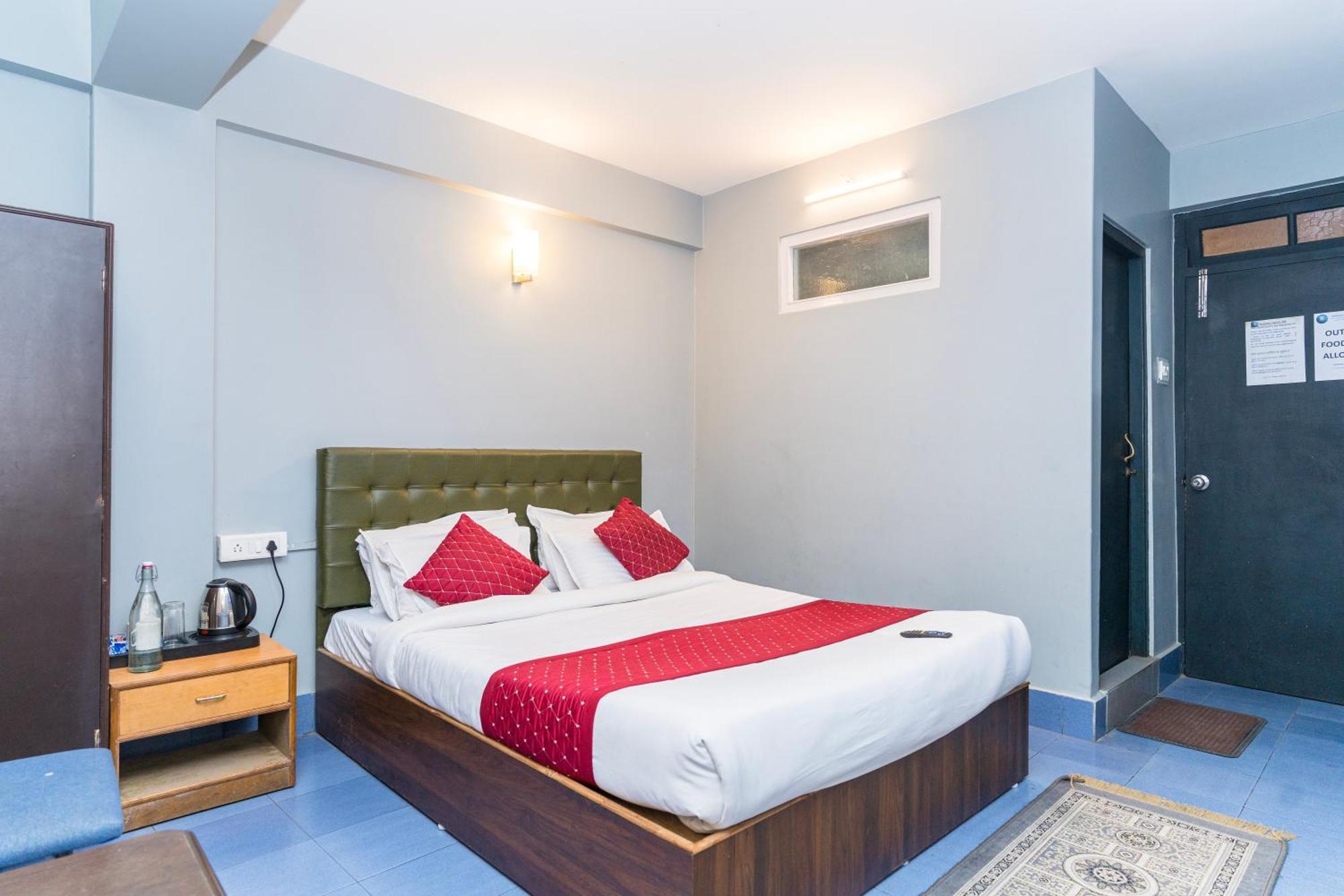 Hotel Sparrow Juniper Tree 2 Min Walk To Mg Marg 3*
