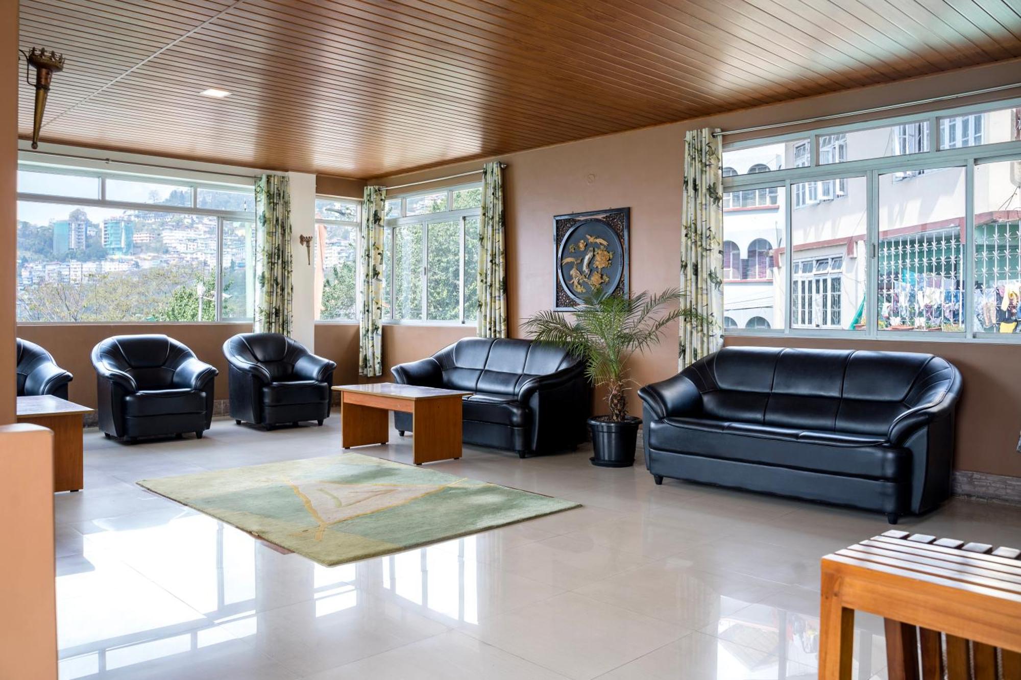 Hotel Sparrow Juniper Tree 2 Min Walk To Mg Marg