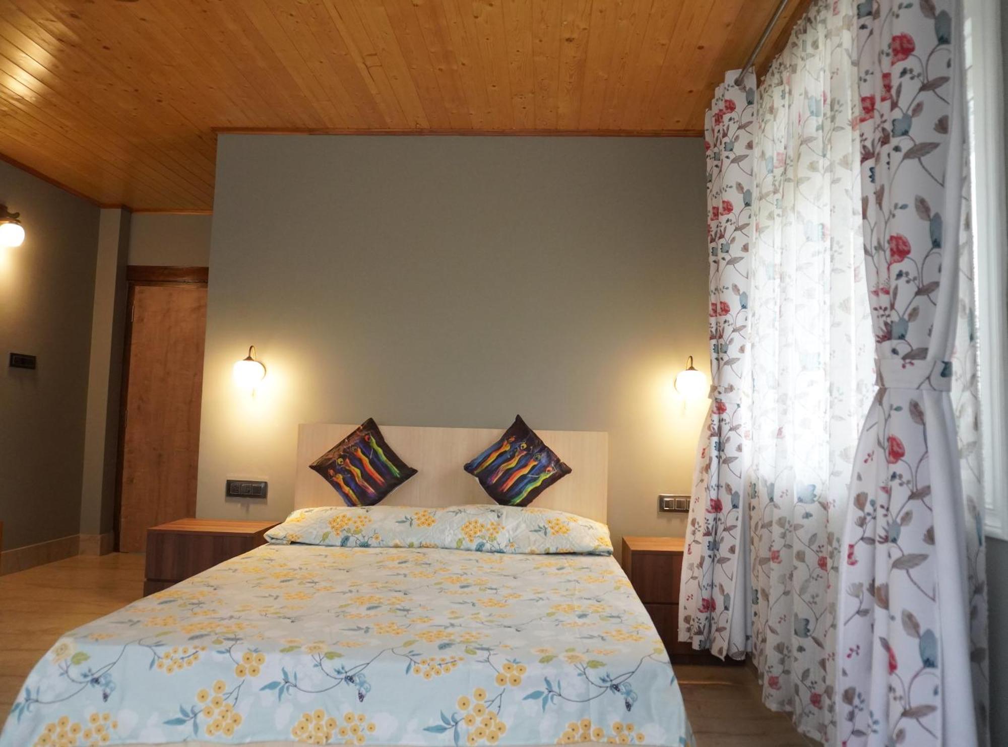 Nabhasa Courtyard & Homestay *