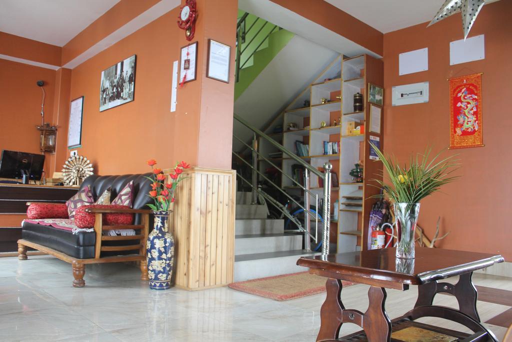 The Red Mud Chalet 2*