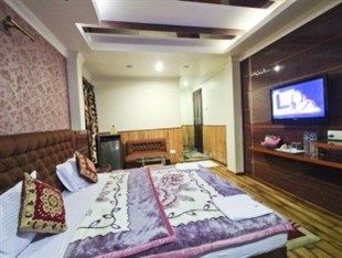 Berries Hotel 3*