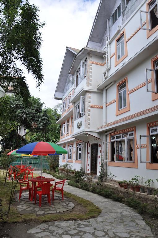 Bamboo Grove Retreat Hotel