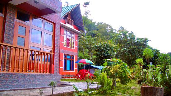 The Red Mud Chalet Hotel 2*