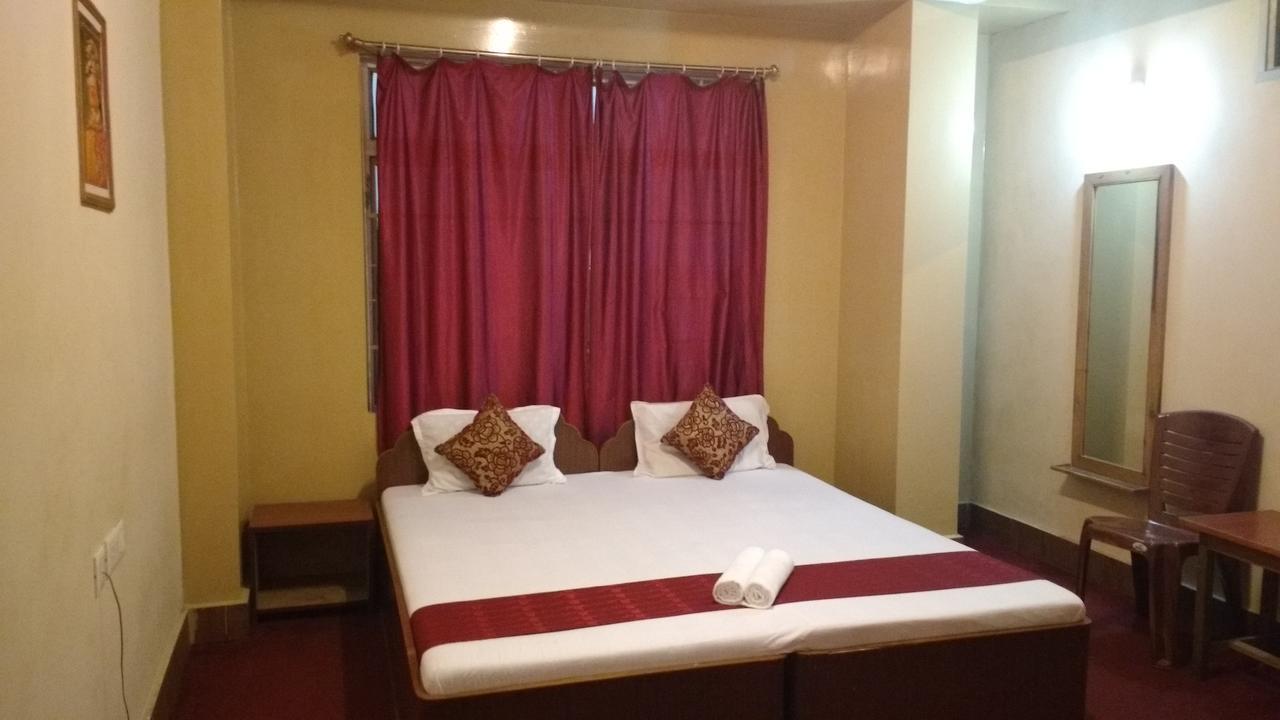 Pradhan Residency Hotel 2*
