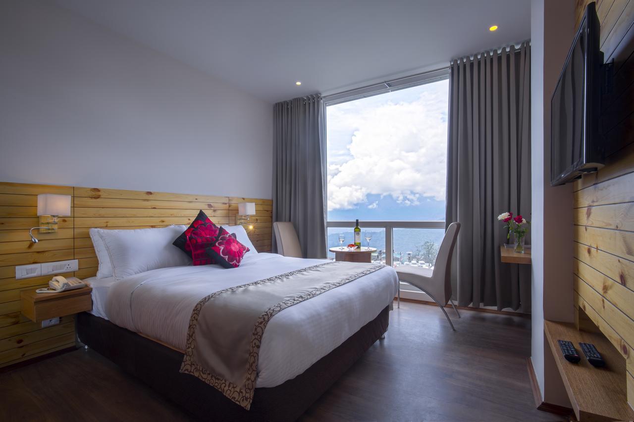 Allison Dechen & Palmo 3* Gangtok