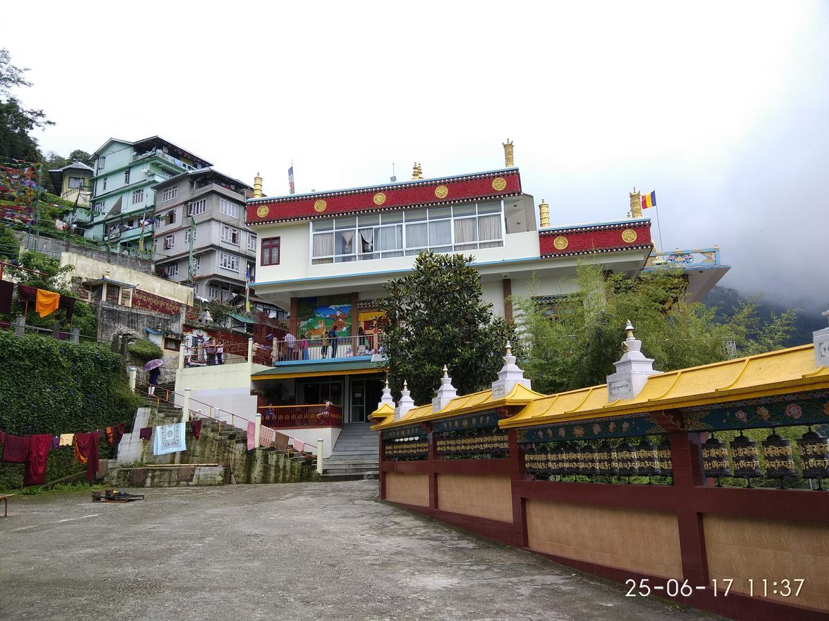 Stayapart - Sikkim Regency Hotel