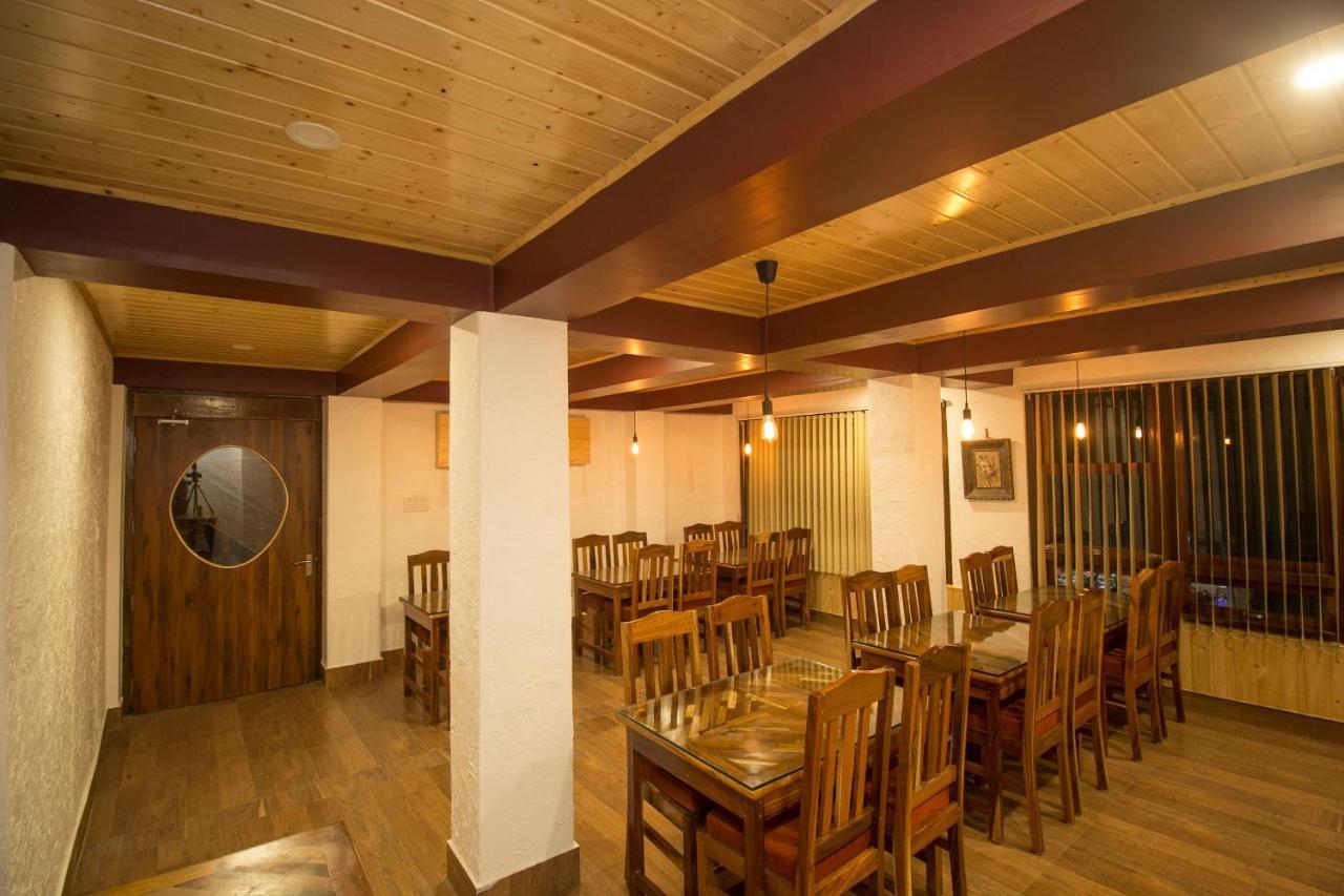 Oyo 22634 Maitreya Zimkhang Hotel 3*