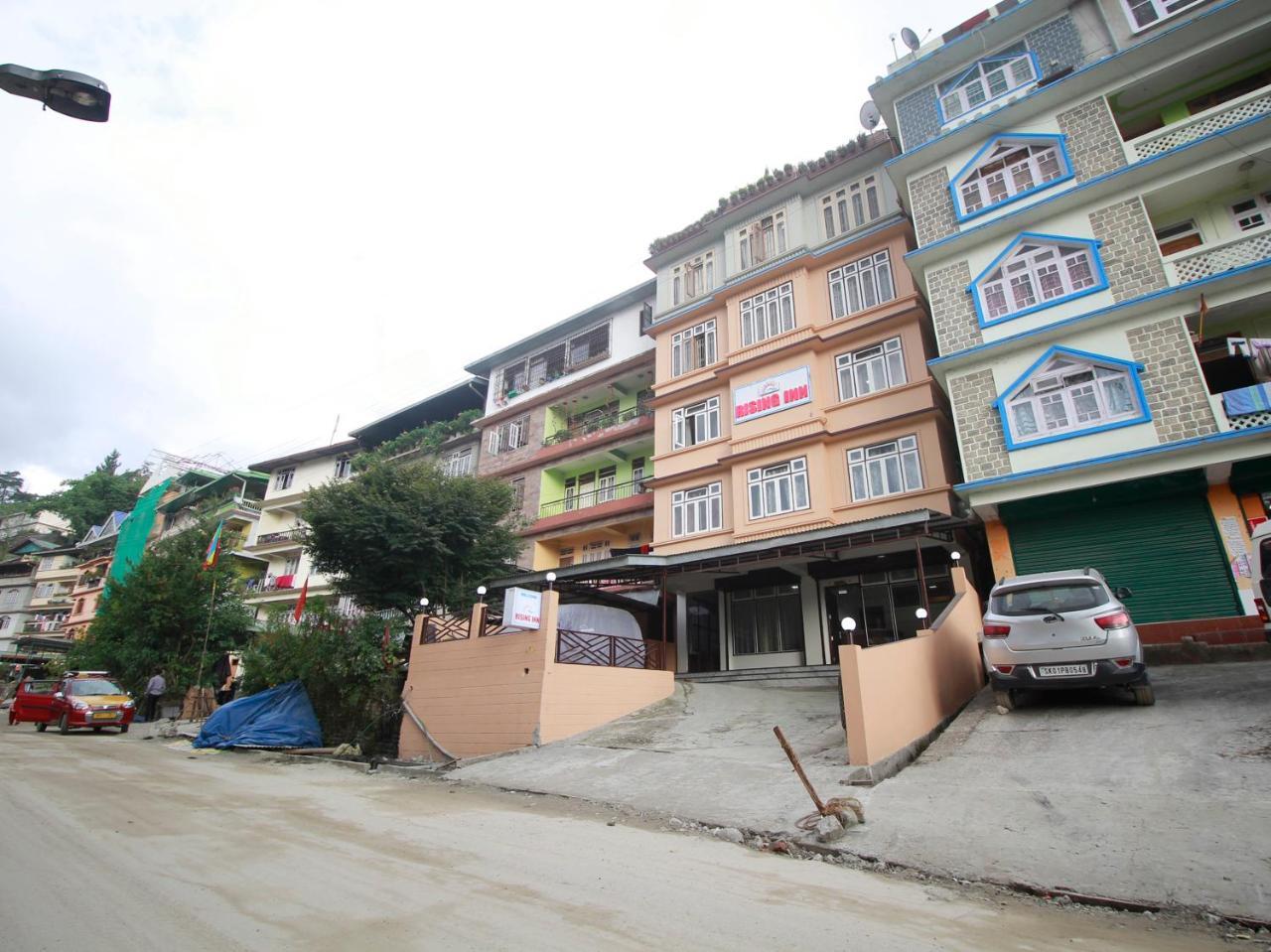 Oyo 22743 Rising Hotel Gangtok