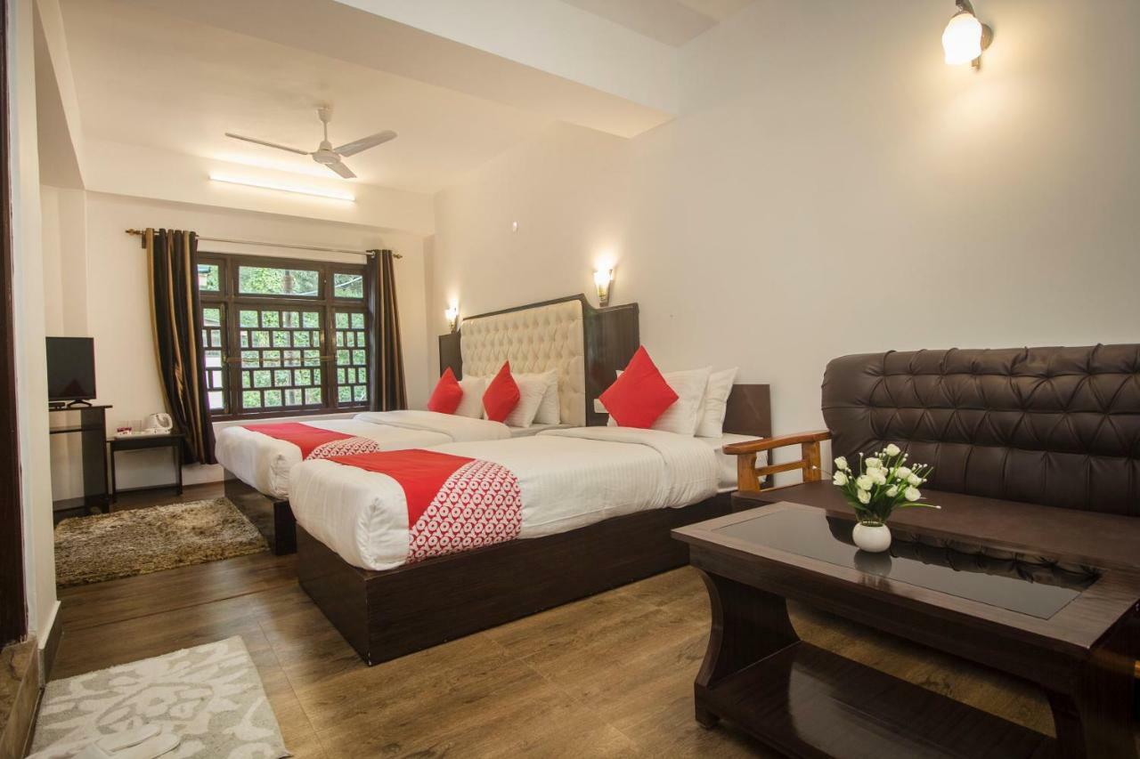 Oyo 16637 Tiara Regency Hotel 3*