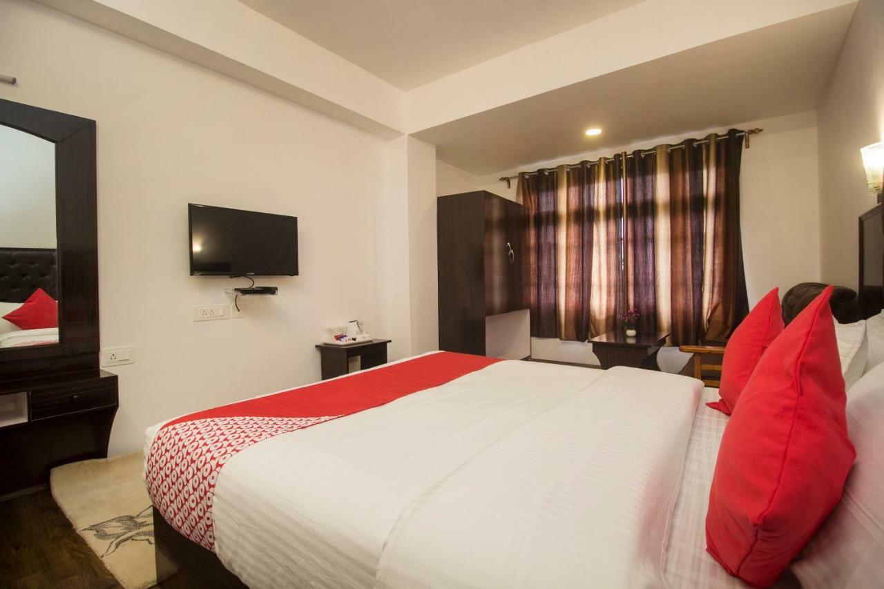 Oyo 16637 Tiara Regency 3*