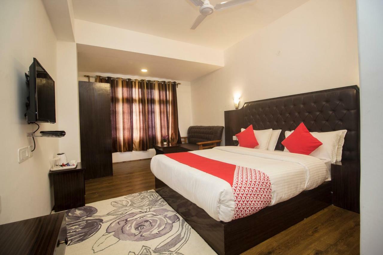 Oyo 16637 Tiara Regency Hotel