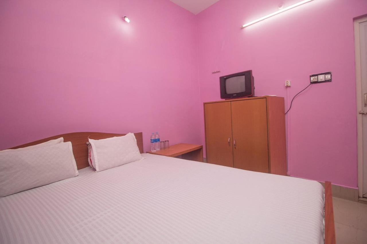 Spot On 61318 Plato Hotel 3*
