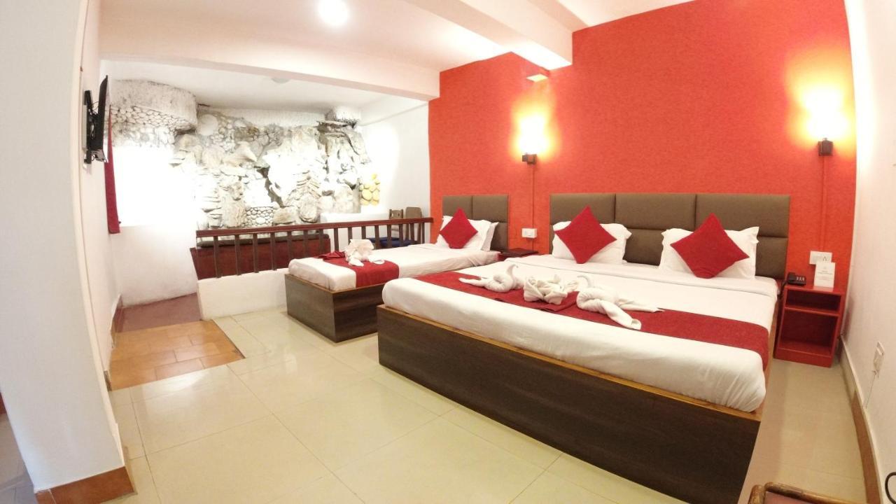 Mash Flora Fountain Hotel 3*