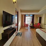Hotel The Narayani Continental