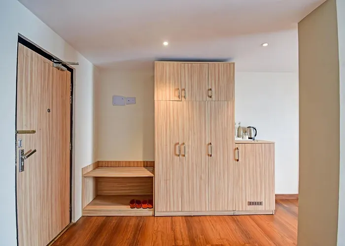Townhouse Mansarovar Hotel
