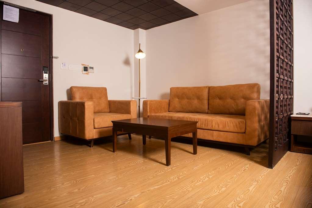 Hotel Ramada By Wyndham & Casino Golden