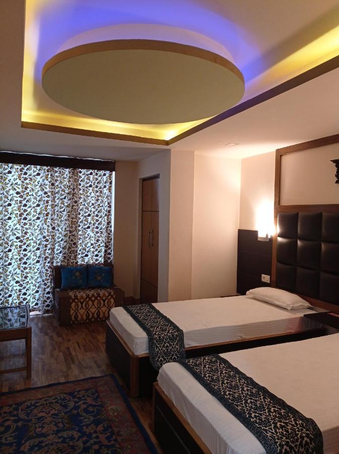 Esses House A Luxury And Service *
