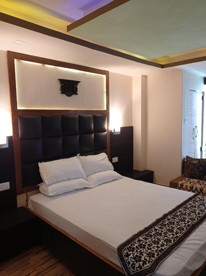 Esses House A Luxury And Service *
