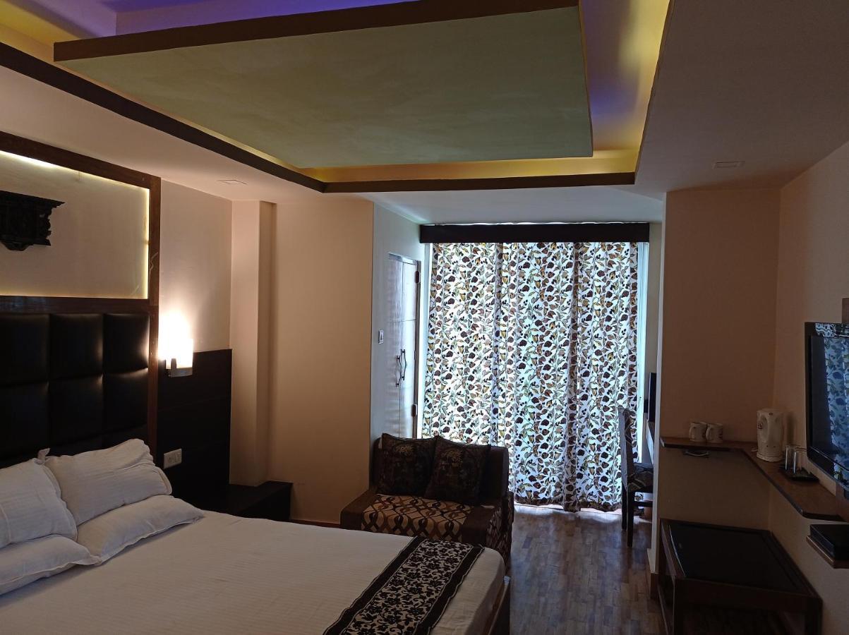 Esses House A Luxury And Service
