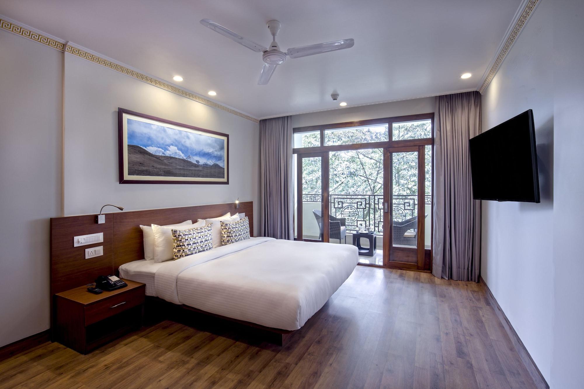 Lemon Tree Hotel 4*