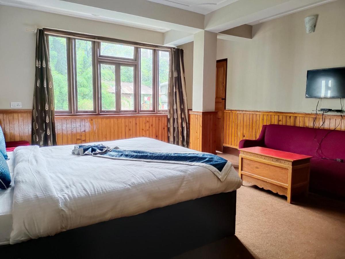 Four Square Holidayz, 3* Gangtok