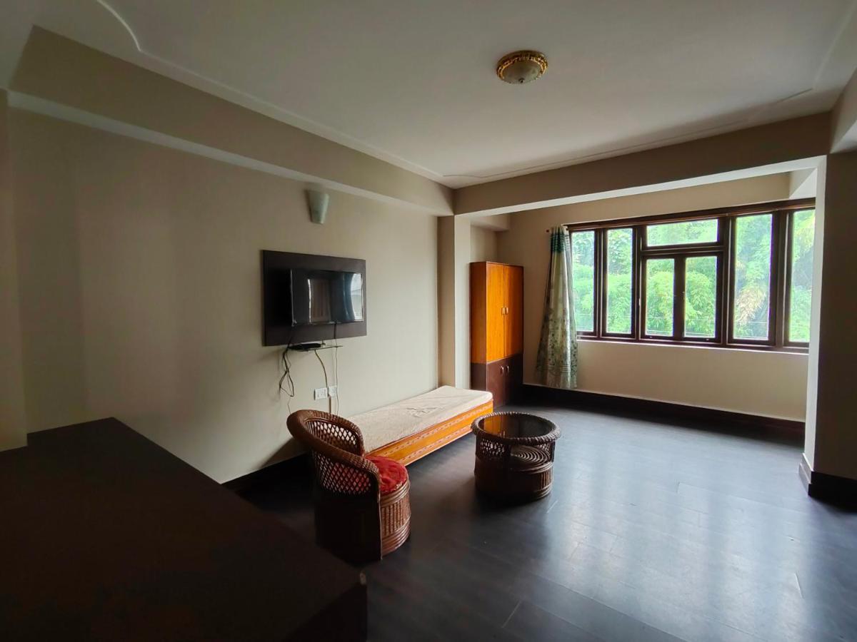 Four Square Holidayz, Hotel Gangtok