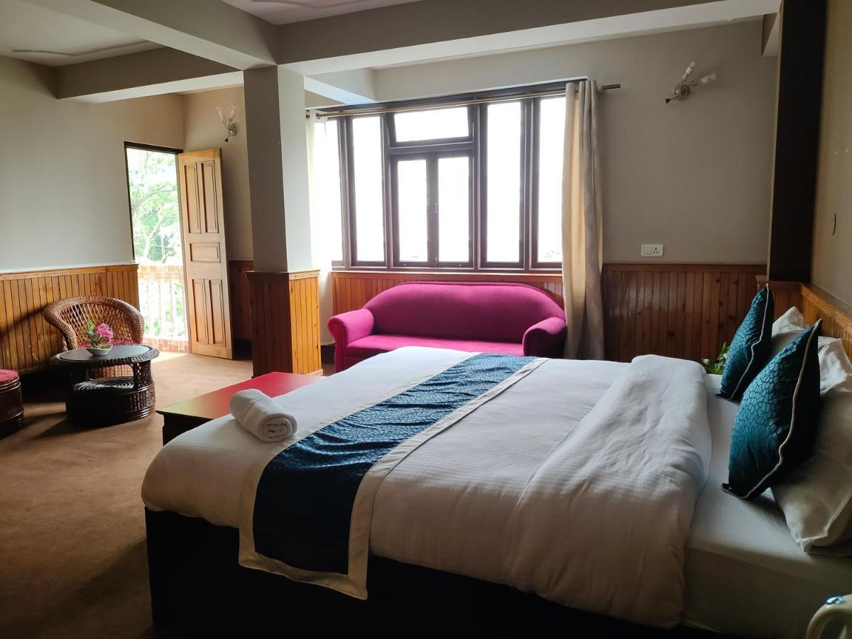 Four Square Holidayz, 3* Gangtok