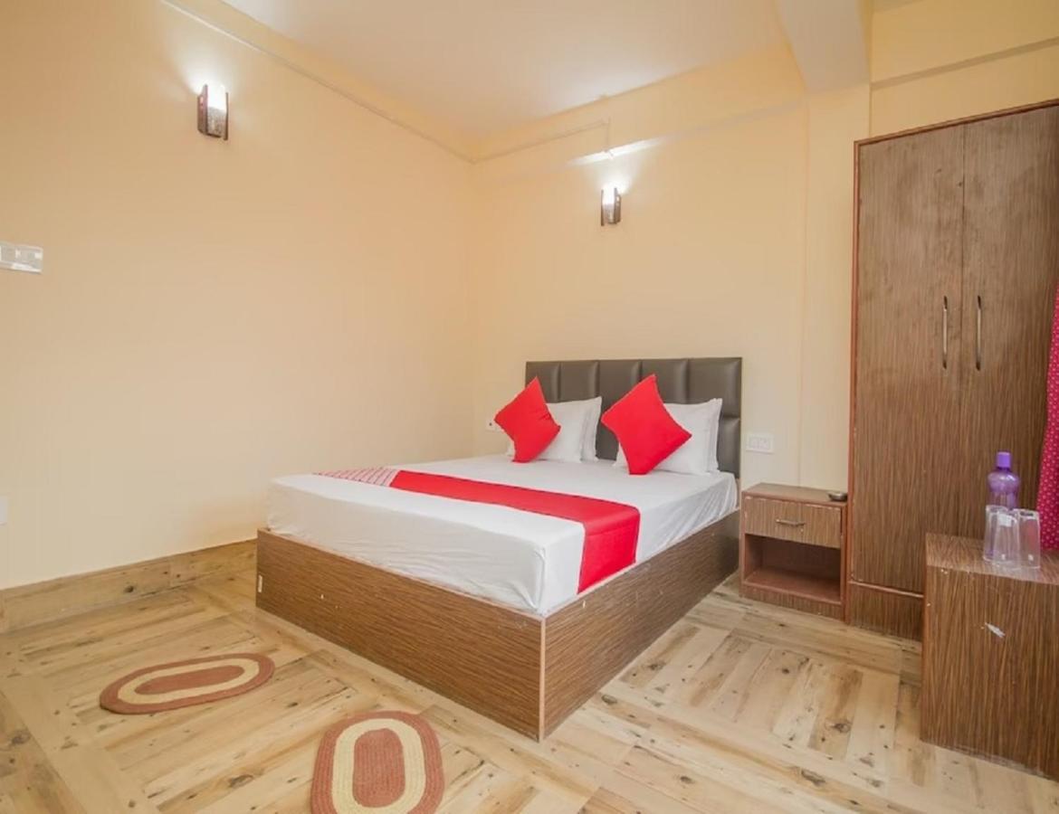 Hotel Pali Ghar,