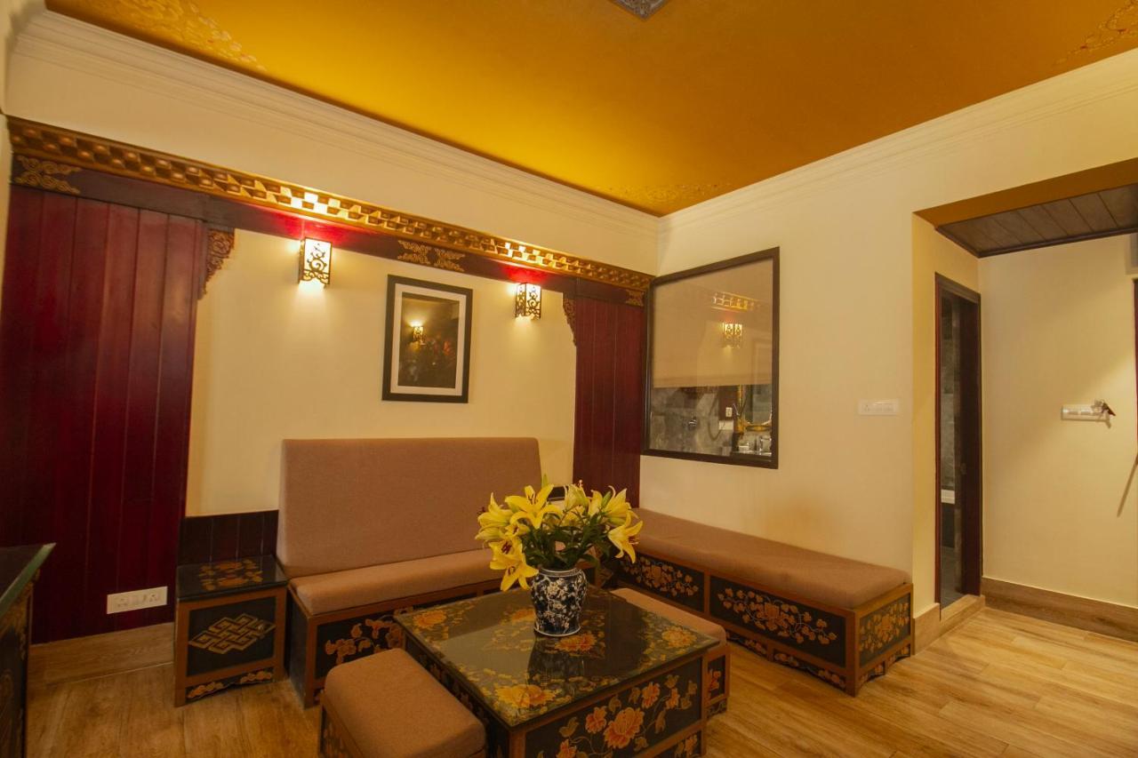 Amritara Hidden Land, - 900 Mts From Mg Marg 4*