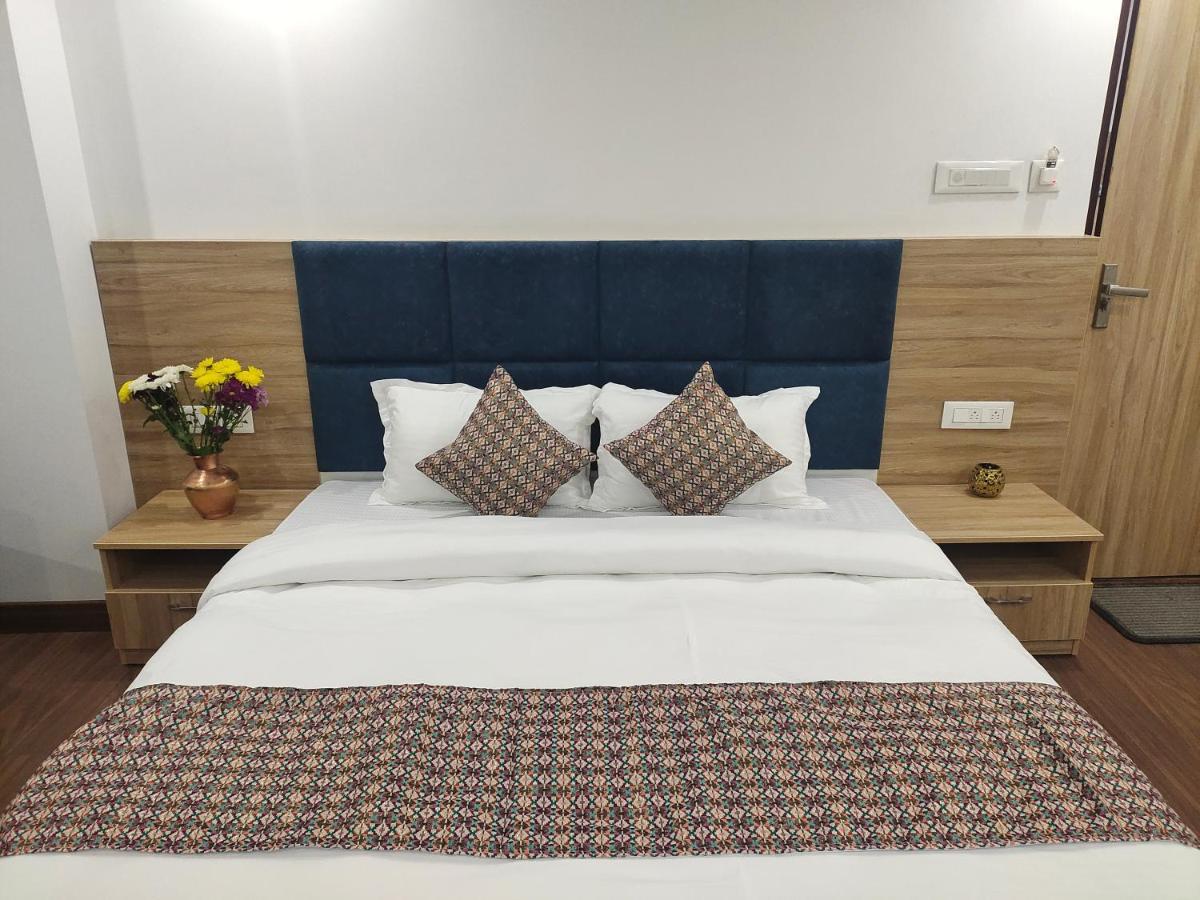 Shanol Residency Hotel *