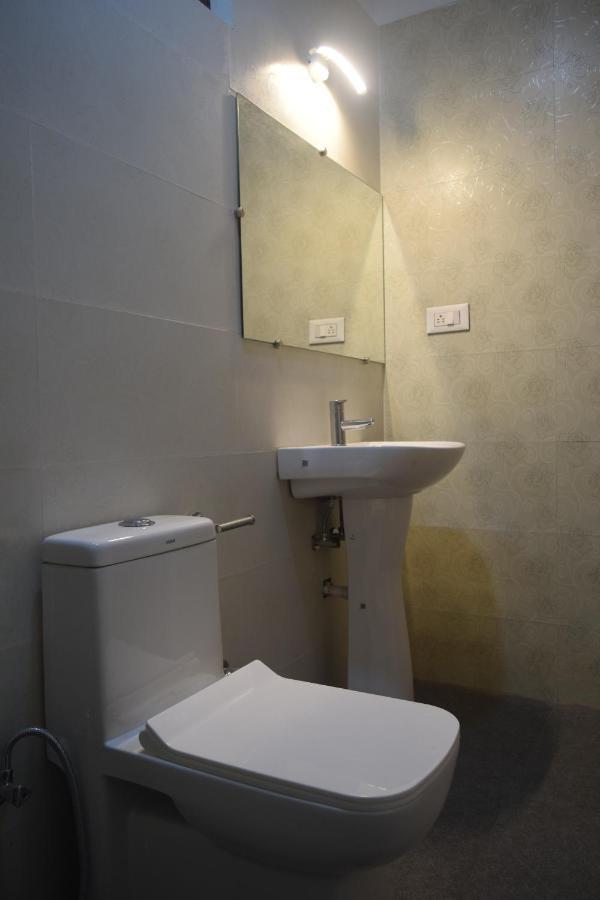 Shanol Residency Hotel *