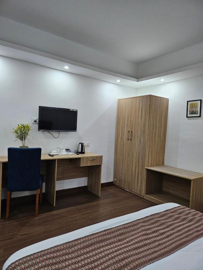 Shanol Residency
