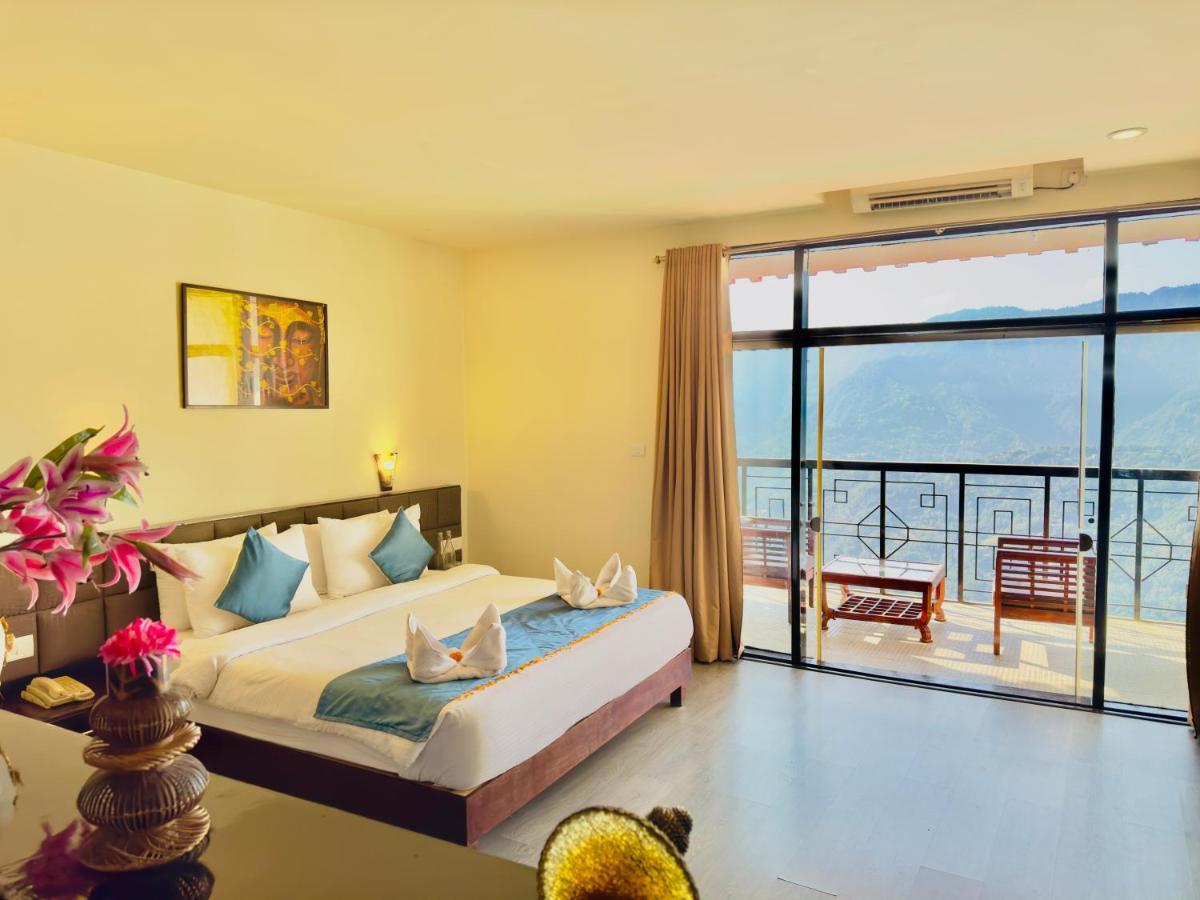 Hotel Tara Palace And - On Mg Road 4*